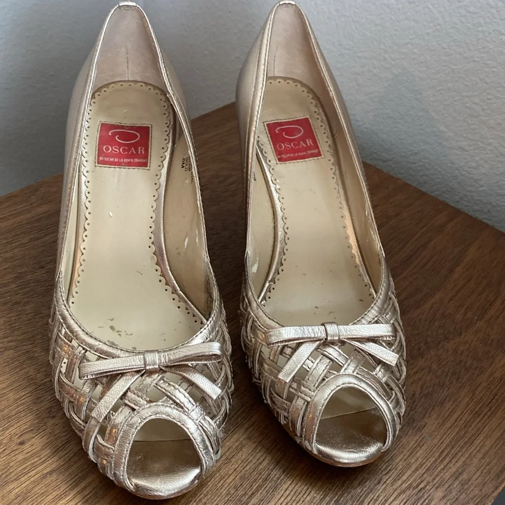Oscar by Oscar de la Renta Gold Weaved Crystal Open Toe Wedge Heels, Women's 6 M